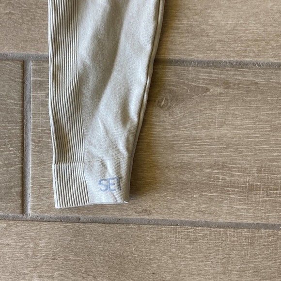 Set Active Cream Leggings Size: M - Picture 7 of 7